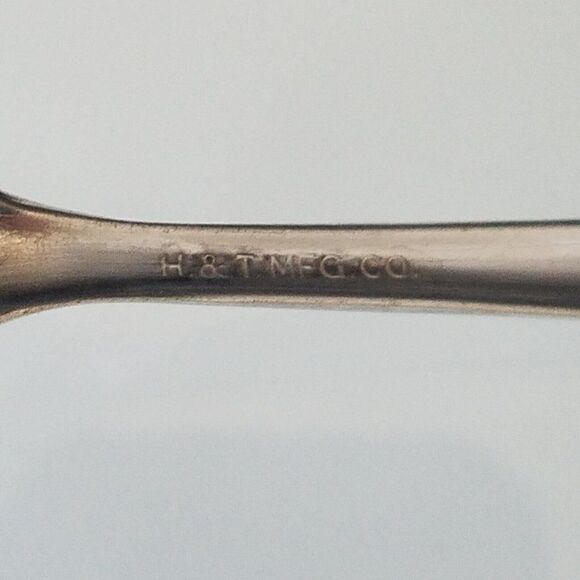 H&T Mfg Co 1940 Meadow Flower Pattern Condiment Serving Spoon Silverplated - Picture 7 of 11